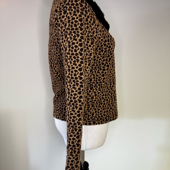 Leopard Print Cardigan with Black Collar - Picture 4 of 9